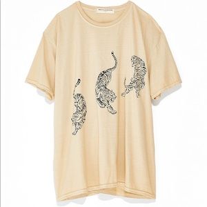 URBAN OUTFITTERS TIGER TEE SHIRT